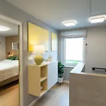 House 756 - Design-ferienhaus, 4 Schlafzimmer, 3 Baeder, Sauna & Kamin * Mainz