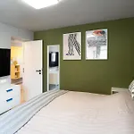 Vakantiehuis House 756 - Design-ferienhaus, 4 Schlafzimmer, 3 Baeder, Sauna & Kamin Mainz