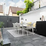 House 756 - Design-ferienhaus, 4 Schlafzimmer, 3 Baeder, Sauna & Kamin 度假居 美因茨