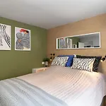 House 756 - Design-ferienhaus, 4 Schlafzimmer, 3 Baeder, Sauna & Kamin * Mainz