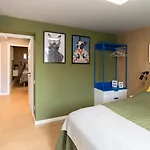House 756 - Design-ferienhaus, 4 Schlafzimmer, 3 Baeder, Sauna & Kamin Vakantiehuis Mainz