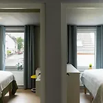 House 756 - Design-ferienhaus, 4 Schlafzimmer, 3 Baeder, Sauna & Kamin 度假居 *