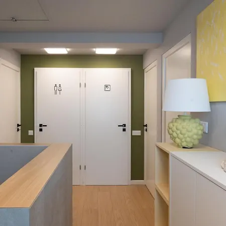 House 756 Modernes Design-ferienhaus Mit Sauna, Kamin, 4 Sz, 3 Baeder, Outdoor-kueche, Parken, Nahe Altstadt, Messe Und Airport *