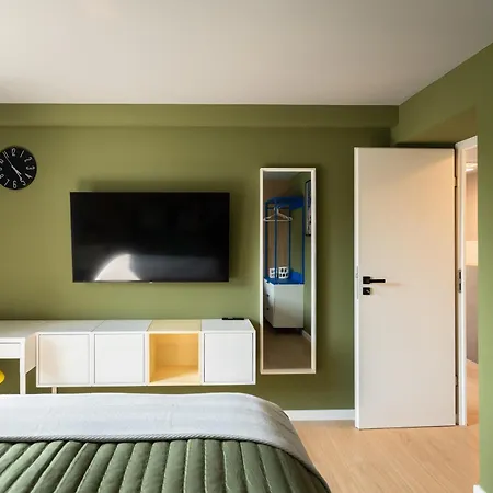 House 756 Modernes Design-ferienhaus Mit Sauna, Kamin, 4 Sz, 3 Baeder, Outdoor-kueche, Parken, Nahe Altstadt, Messe Und Airport Nyaraló Mainz