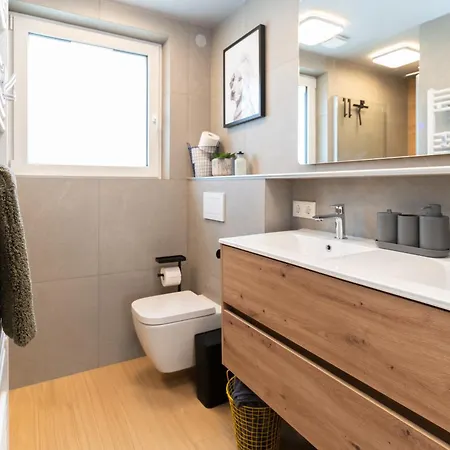 House 756 - Design-ferienhaus, 4 Schlafzimmer, 3 Baeder, Sauna & Kamin & Outdoorkueche 펜션 마인츠