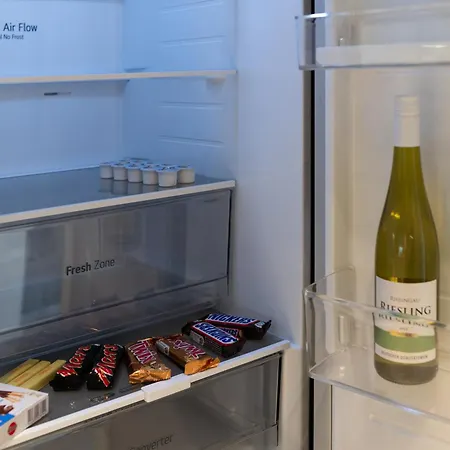 펜션 House 756 Modernes Design-ferienhaus Mit Sauna, Kamin, 4 Sz, 3 Baeder, Outdoor-kueche, Parken, Nahe Altstadt, Messe Und Airport *