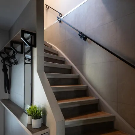 Nyaraló House 756 Modernes Design-ferienhaus Mit Sauna, Kamin, 4 Sz, 3 Baeder, Outdoor-kueche, Parken, Nahe Altstadt, Messe Und Airport