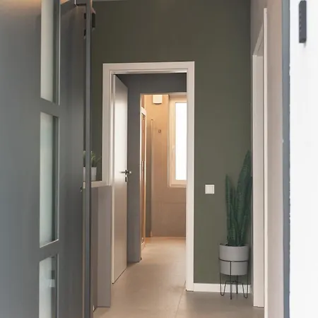 House 756 Modernes Design-ferienhaus Mit Sauna, Kamin, 4 Sz, 3 Baeder, Outdoor-kueche, Parken, Nahe Altstadt, Messe Und Airport Nyaraló *