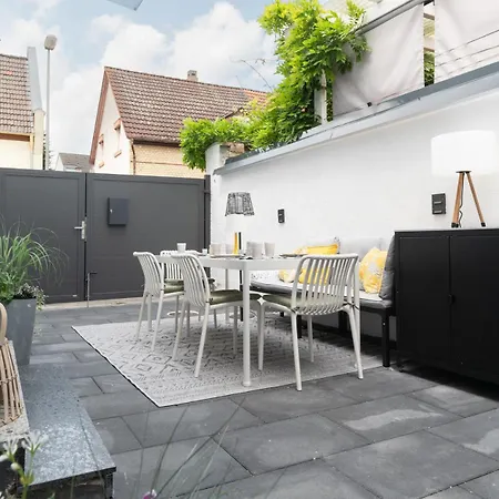 House 756 - Design-ferienhaus, 4 Schlafzimmer, 3 Baeder, Sauna & Kamin & Outdoorkueche 펜션 마인츠