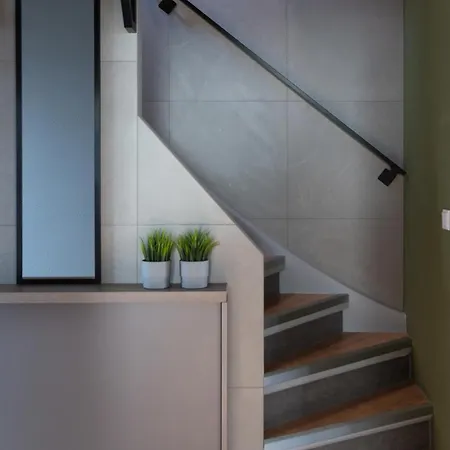 House 756 Modernes Design-ferienhaus Mit Sauna, Kamin, 4 Sz, 3 Baeder, Outdoor-kueche, Parken, Nahe Altstadt, Messe Und Airport *