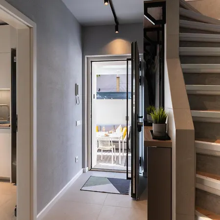 House 756 Modernes Design-ferienhaus Mit Sauna, Kamin, 4 Sz, 3 Baeder, Outdoor-kueche, Parken, Nahe Altstadt, Messe Und Airport