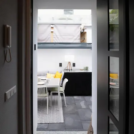 House 756 Modernes Design-ferienhaus Mit Sauna, Kamin, 4 Sz, 3 Baeder, Outdoor-kueche, Parken, Nahe Altstadt, Messe Und Airport