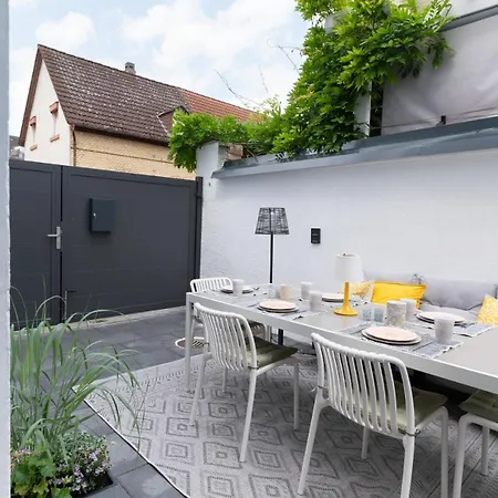 House 756 Modernes Design-ferienhaus Mit Sauna, Kamin, 4 Sz, 3 Baeder, Outdoor-kueche, Parken, Nahe Altstadt, Messe Und Airport *