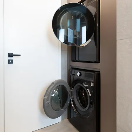 Nyaraló House 756 Modernes Design-ferienhaus Mit Sauna, Kamin, 4 Sz, 3 Baeder, Outdoor-kueche, Parken, Nahe Altstadt, Messe Und Airport *