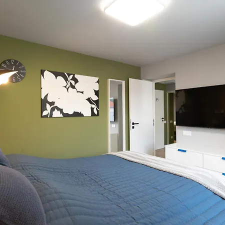 House 756 Modernes Design-ferienhaus Mit Sauna, Kamin, 4 Sz, 3 Baeder, Outdoor-kueche, Parken, Nahe Altstadt, Messe Und Airport Dom wakacyjny