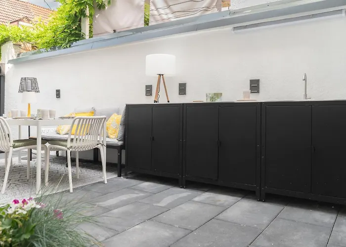 House 756 - Design-ferienhaus, 4 Schlafzimmer, 3 Baeder, Sauna & Kamin * Mainz