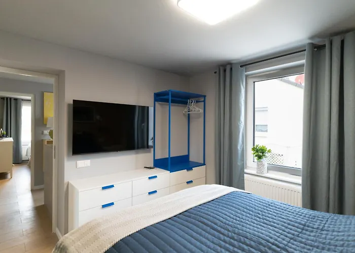 House 756 Mainz - Design-Ferienhaus, 4 Schlafzimmer, 3 Baeder, Sauna & Kamin