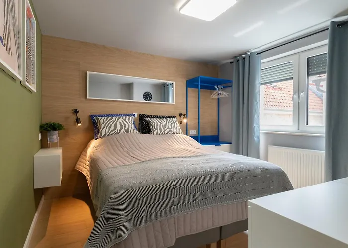 House 756 Mainz - Design-Ferienhaus, 4 Schlafzimmer, 3 Baeder, Sauna & Kamin Casa de Férias