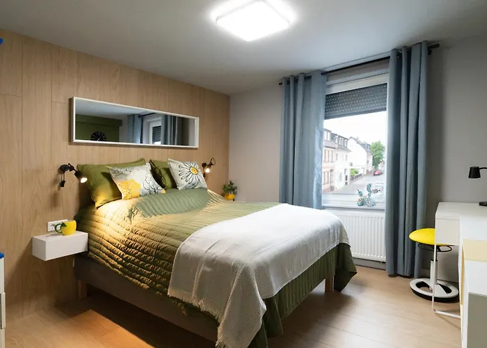 House 756 - Design-ferienhaus, 4 Schlafzimmer, 3 Baeder, Sauna & Kamin Mainz