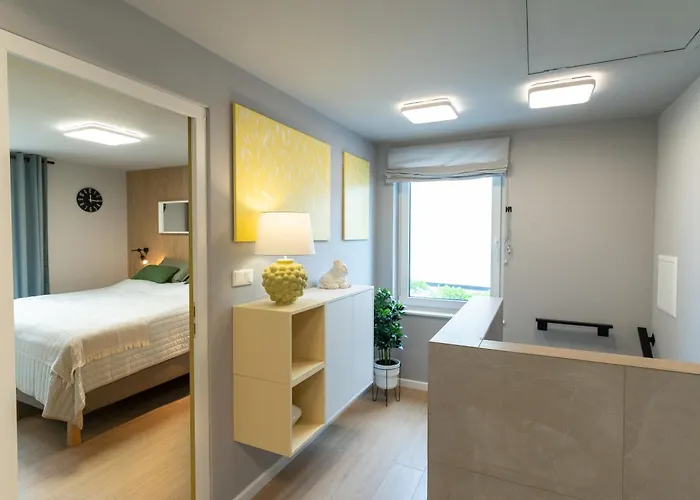 House 756 - Design-ferienhaus, 4 Schlafzimmer, 3 Baeder, Sauna & Kamin * Magonza