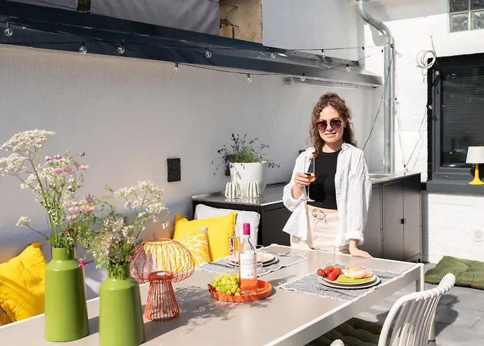 House 756 Mainz - Design-Ferienhaus, 4 Schlafzimmer, 3 Baeder, Sauna & Kamin Casa de Férias