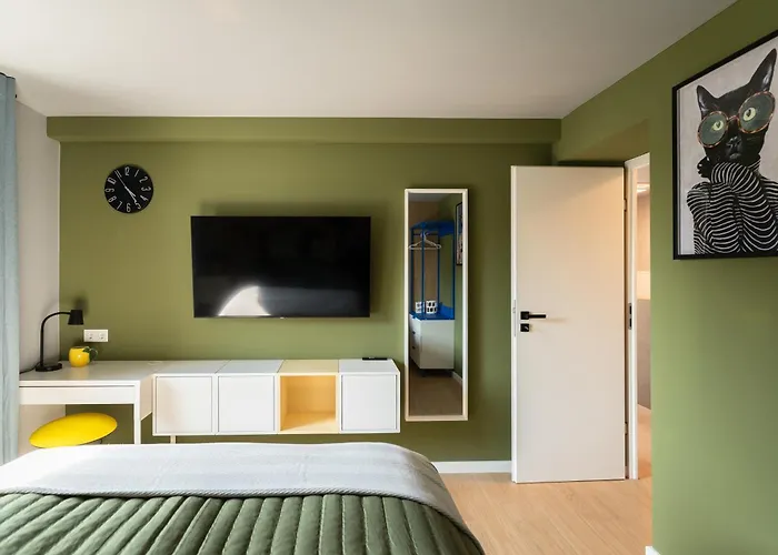 House 756 Mainz - Design-Ferienhaus, 4 Schlafzimmer, 3 Baeder, Sauna & Kamin Casa de Férias Mainz