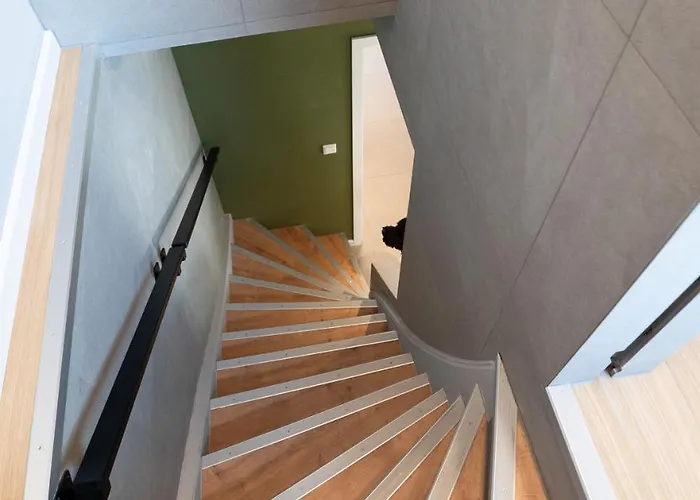 House 756 Mainz - Design-Ferienhaus, 4 Schlafzimmer, 3 Baeder, Sauna & Kamin