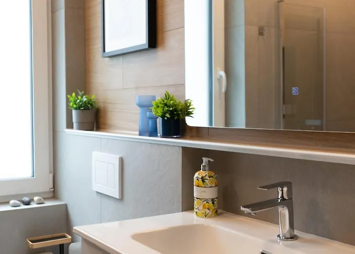 House 756 Mainz - Design-Ferienhaus, 4 Schlafzimmer, 3 Baeder, Sauna & Kamin *