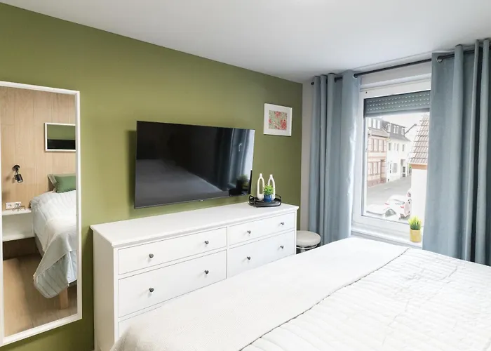 Casa de Férias House 756 Mainz - Design-Ferienhaus, 4 Schlafzimmer, 3 Baeder, Sauna & Kamin Mainz