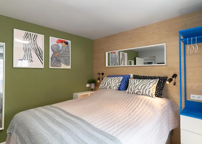 House 756 Mainz - Design-Ferienhaus, 4 Schlafzimmer, 3 Baeder, Sauna & Kamin * Mainz