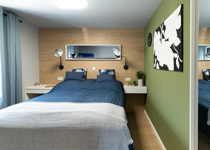 House 756 Mainz - Design-Ferienhaus, 4 Schlafzimmer, 3 Baeder, Sauna & Kamin