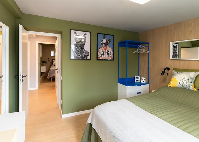 House 756 Mainz - Design-Ferienhaus, 4 Schlafzimmer, 3 Baeder, Sauna & Kamin Casa de Férias Mainz